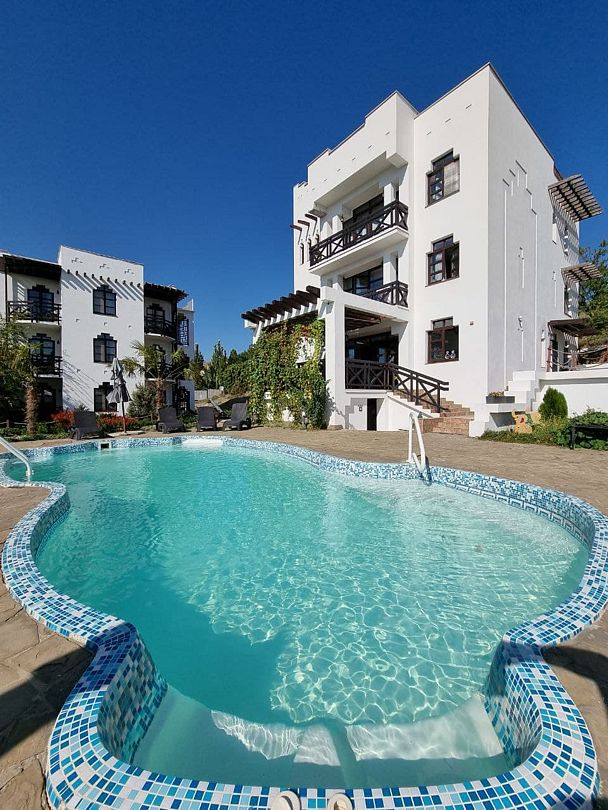 Бассейн | Аль-Тумур, Крым