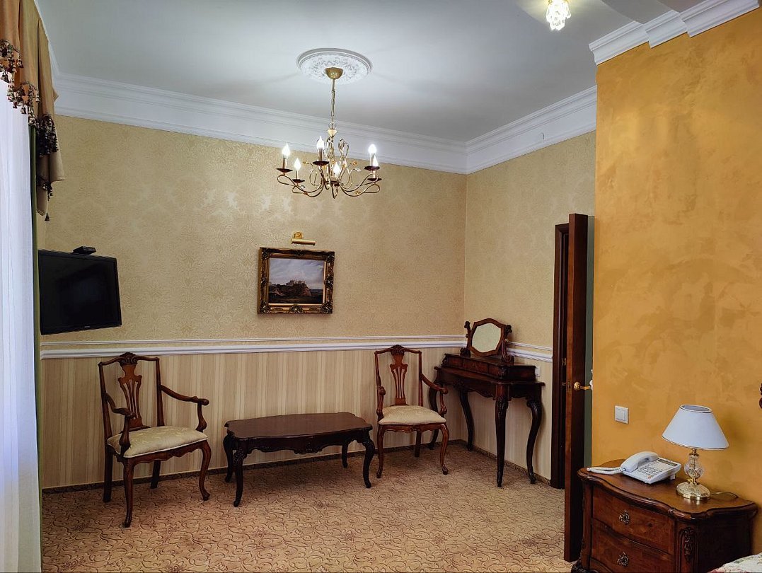 Люкс 3-местный 2-комнатный (№1)