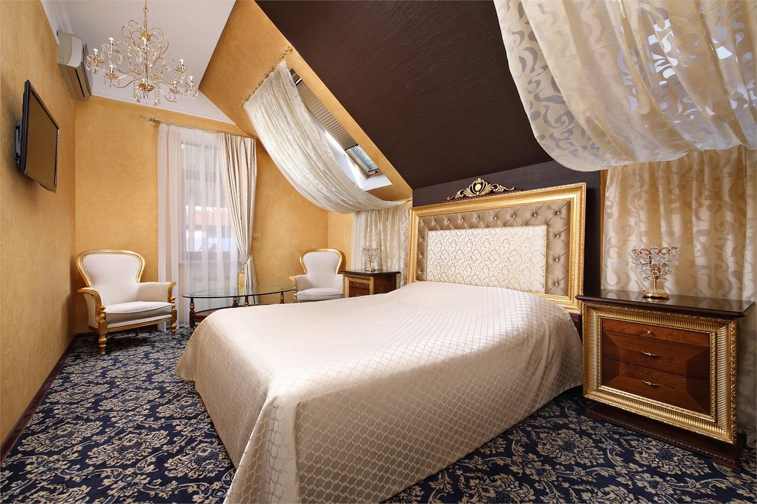 Люкс 3-местный 2-комнатный (№8, мансардный)