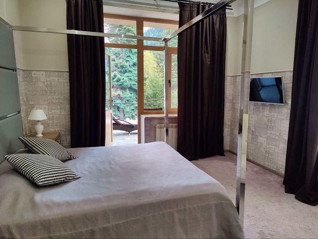 Люкс 4-местный 2-комнатный (№3)