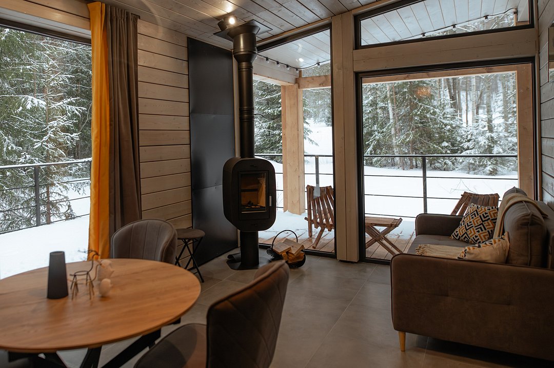 Коттедж 4-местный 3-комнатный (Лесной улучшенный)