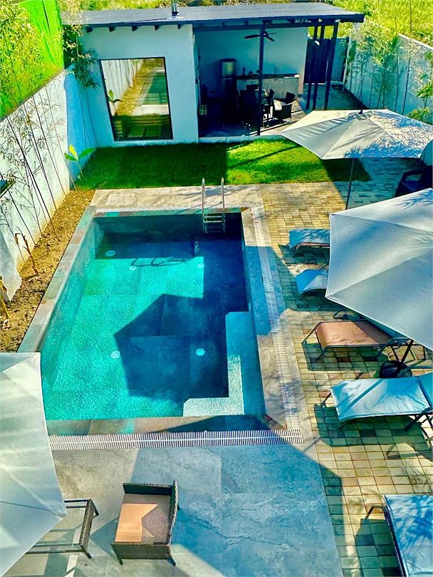 Вилла 6-местный (с 3-мя спальнями, видом на бассейн)