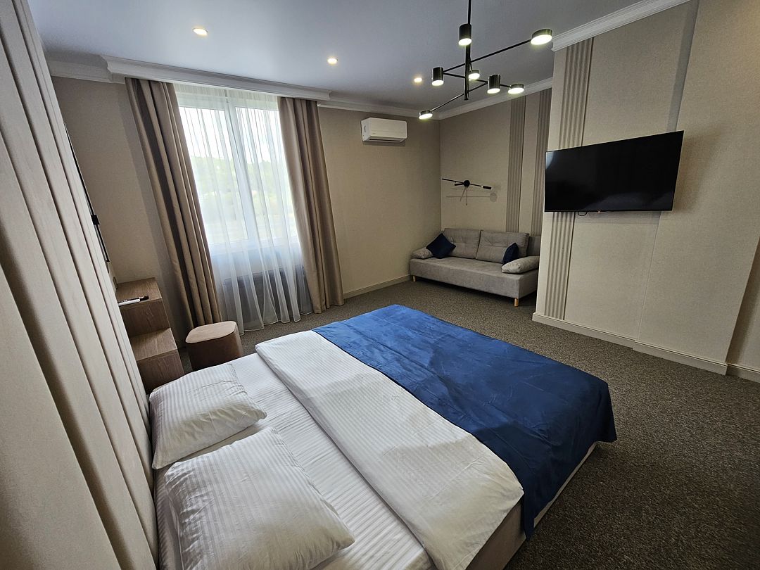 Вилла 6-местный (с 3-мя спальнями, видом на реку), спальня 2 на 2 этаже