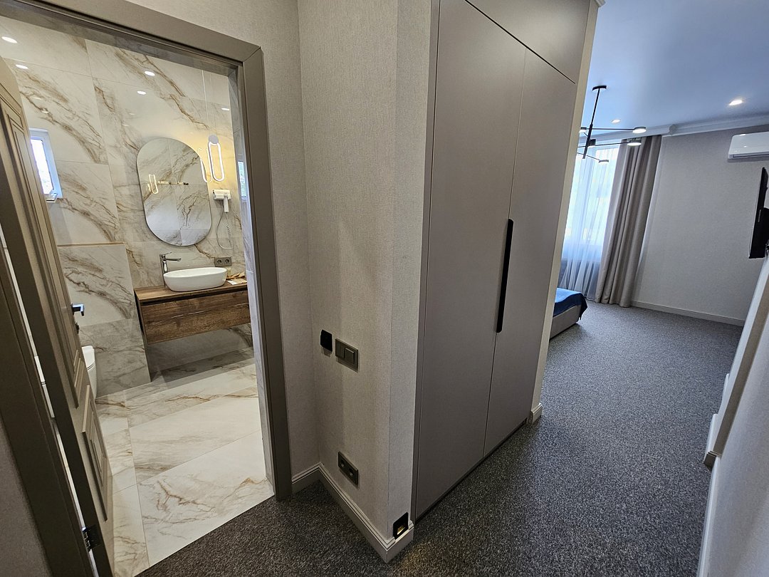 Вилла 6-местный (с 3-мя спальнями, видом на реку), спальня 2 на 2 этаже обзор