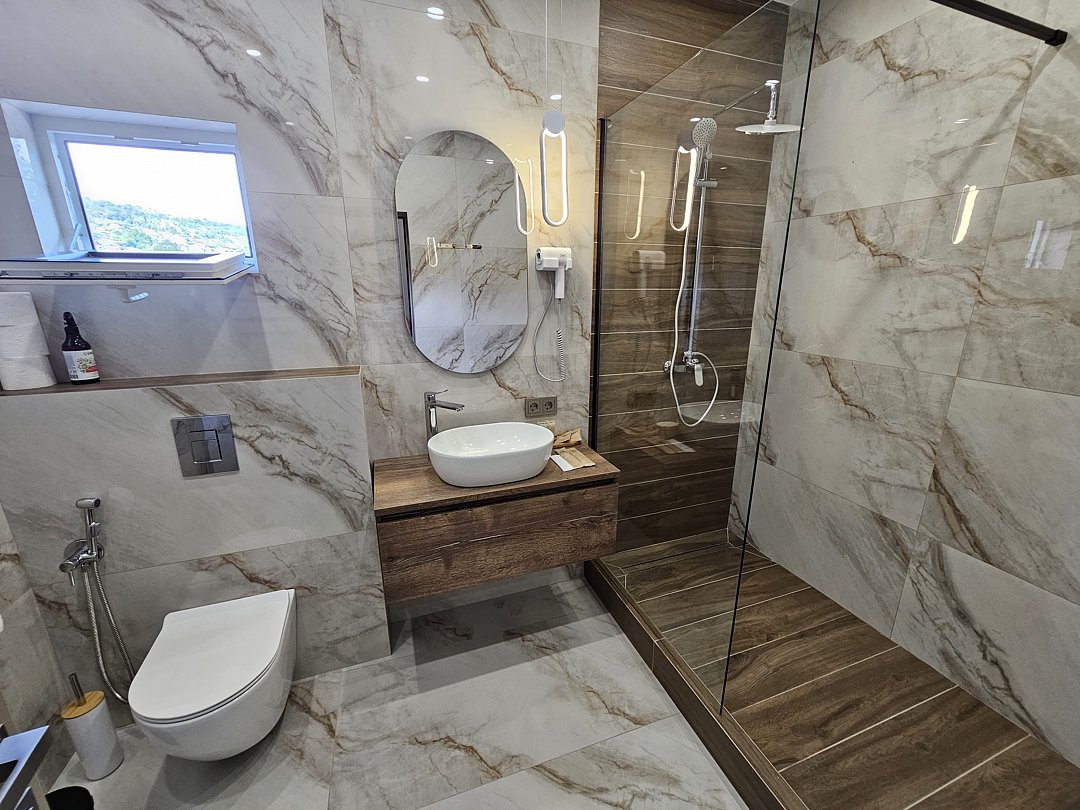 Вилла 6-местный (с 3-мя спальнями, видом на реку), спальня 2, 2 этаж ванная