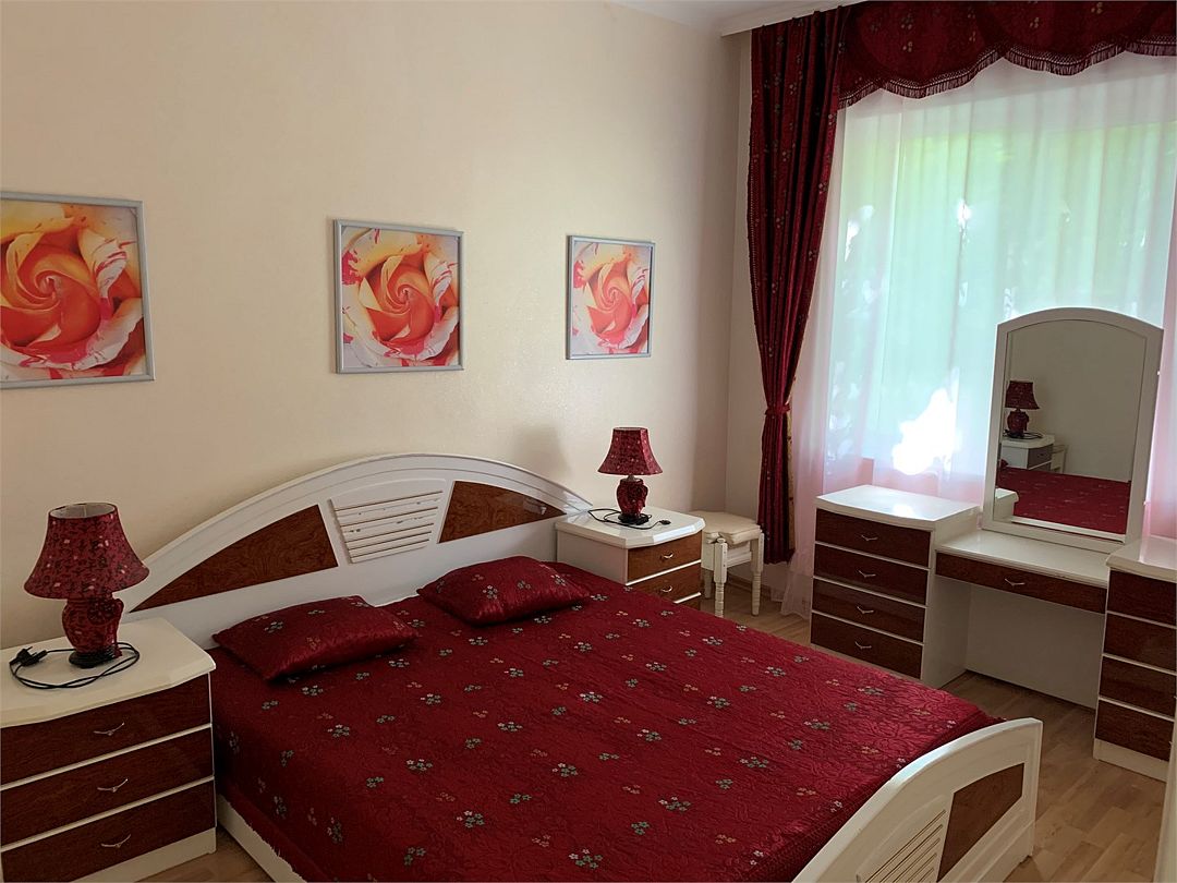 Семейный Гостевой 4-местный 2-комнатный (Розовый сад)