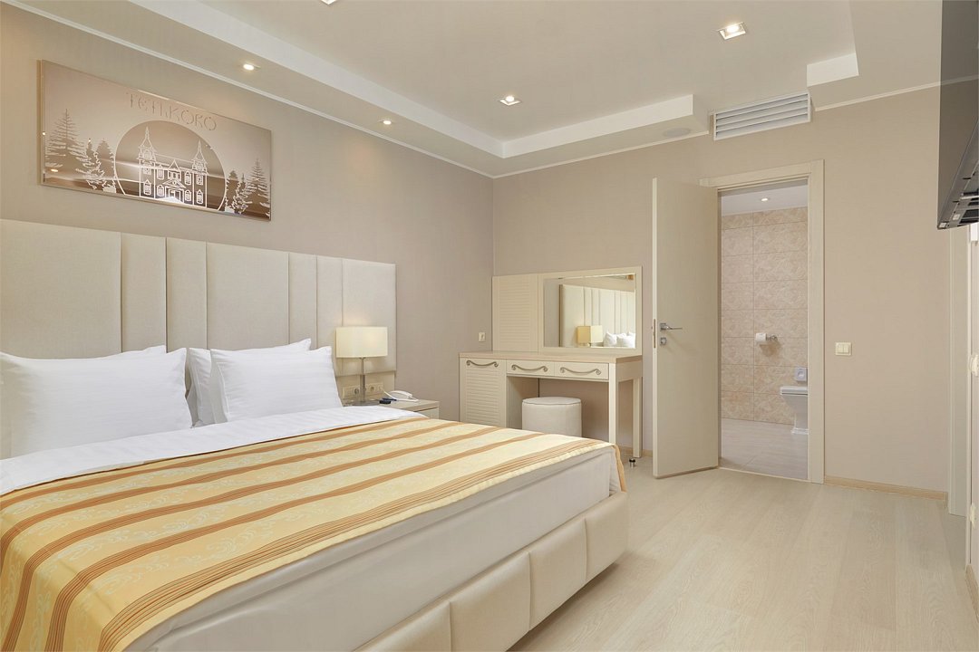 Люкс 2-местный 2-комнатный (Главный 4*)