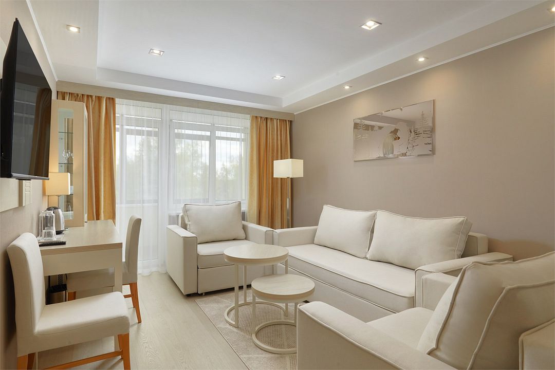 Люкс 2-местный 2-комнатный (Главный 4*)