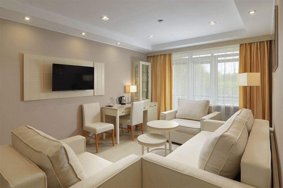 Люкс 2-местный 2-комнатный (Главный 4*)