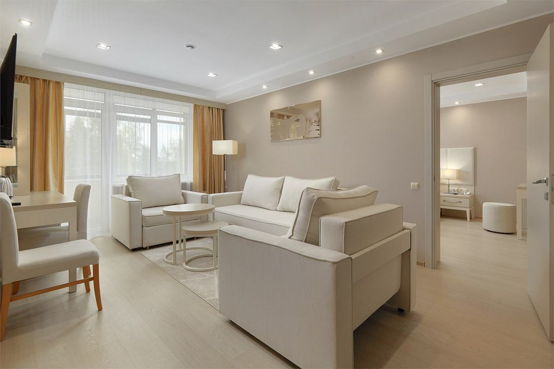 Люкс 2-местный 2-комнатный (Главный 4*)