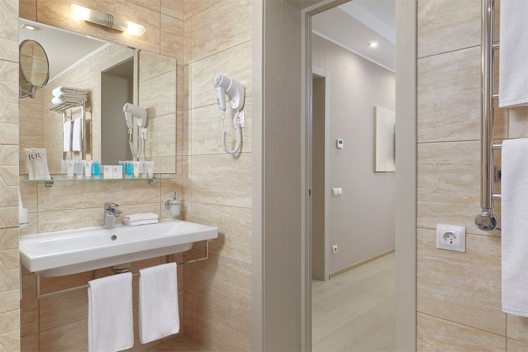 Люкс 2-местный 2-комнатный (Главный 4*)