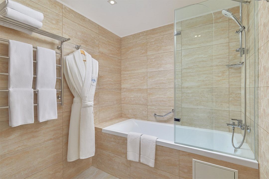 Люкс 2-местный 2-комнатный (Главный 4*)