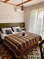 Одноместный номер с одной большой двуспальной кроватью и балконом, Гостиница Марракеш, Сочи