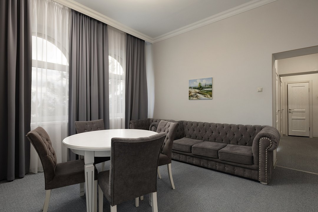 Апартаменты 2-местный 3-комнатный (корпус Салют)