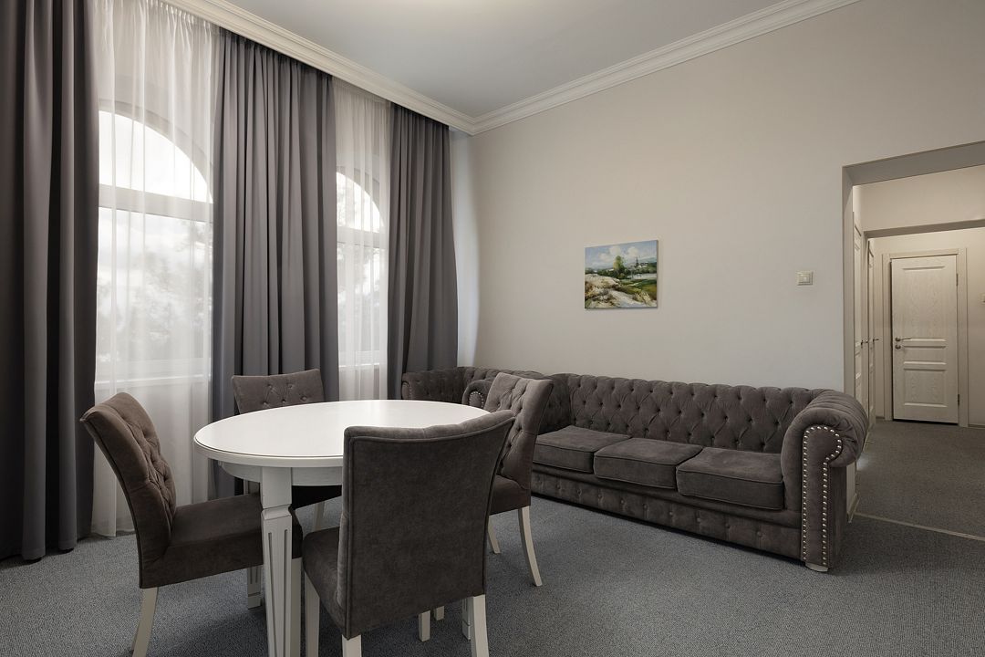 Апартаменты 2-местный 3-комнатный (корпус Салют)