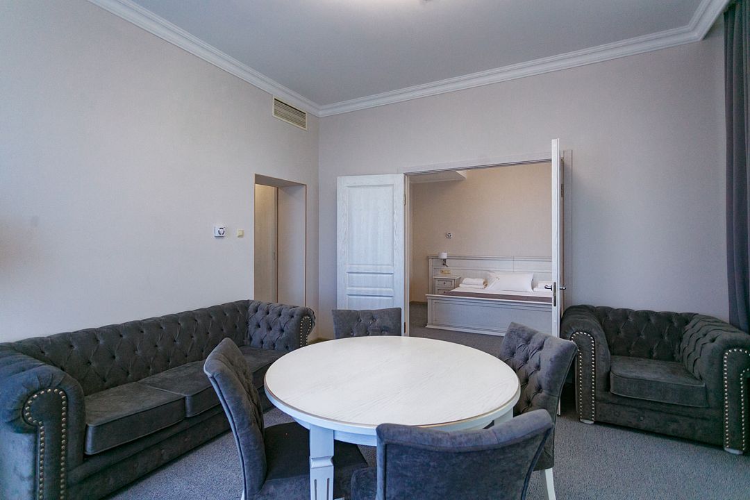 Апартаменты 2-местный 3-комнатный (корпус Салют)