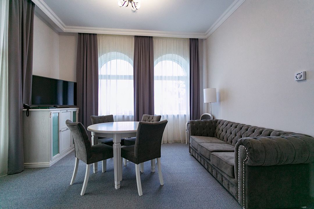 Апартаменты 2-местный 3-комнатный (корпус Салют)