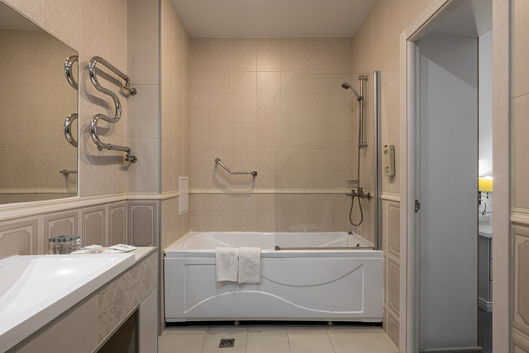 Апартаменты 2-местный 3-комнатный (корпус Салют)