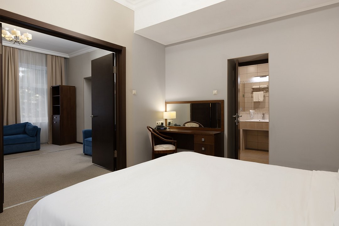 Люкс 2-местный 2-комнатный (корпус Салют)