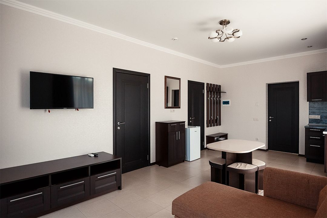 Люкс 4-местный 2-комнатный (вид на реку)