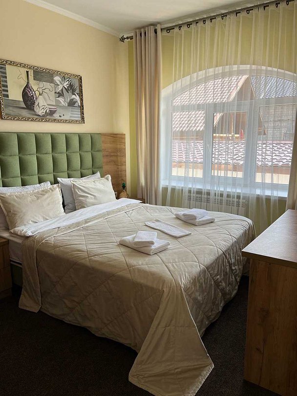 Люкс 4-местный (с видом на горы)