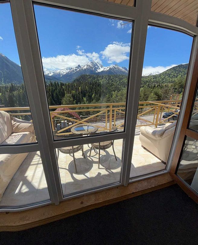 Люкс 4-местный (с видом на горы)