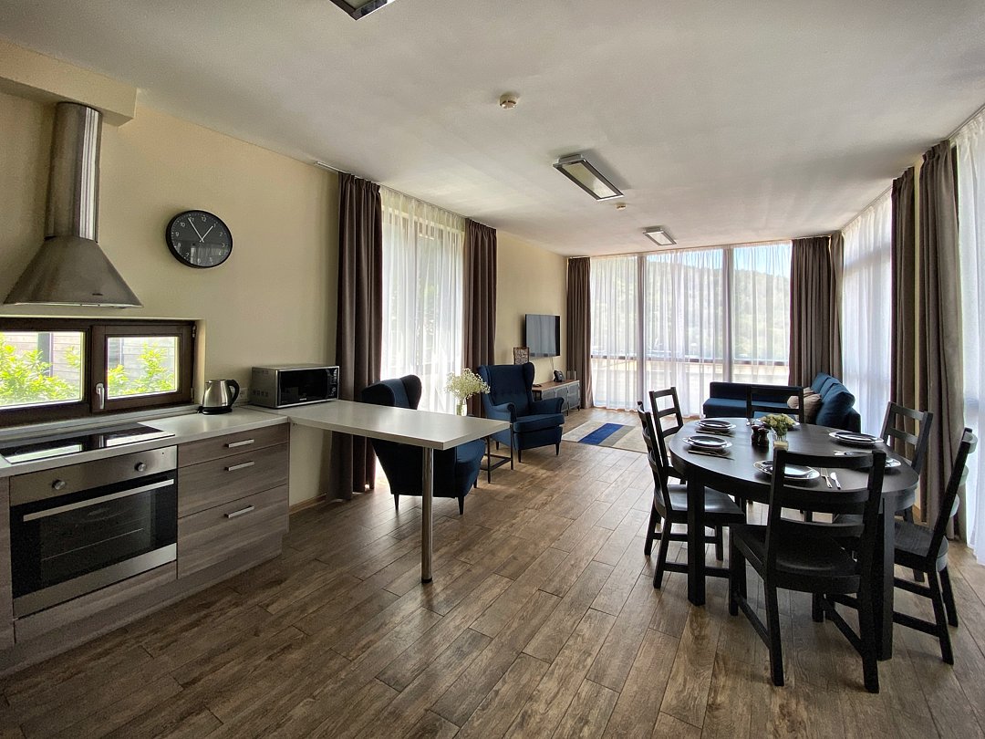 Вилла 9-местный 5-комнатный (с 4 спальнями, вид на горы)