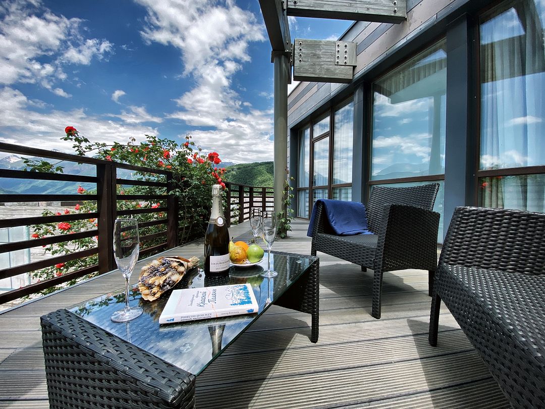 Вилла 9-местный 5-комнатный (с 4 спальнями, вид на горы)