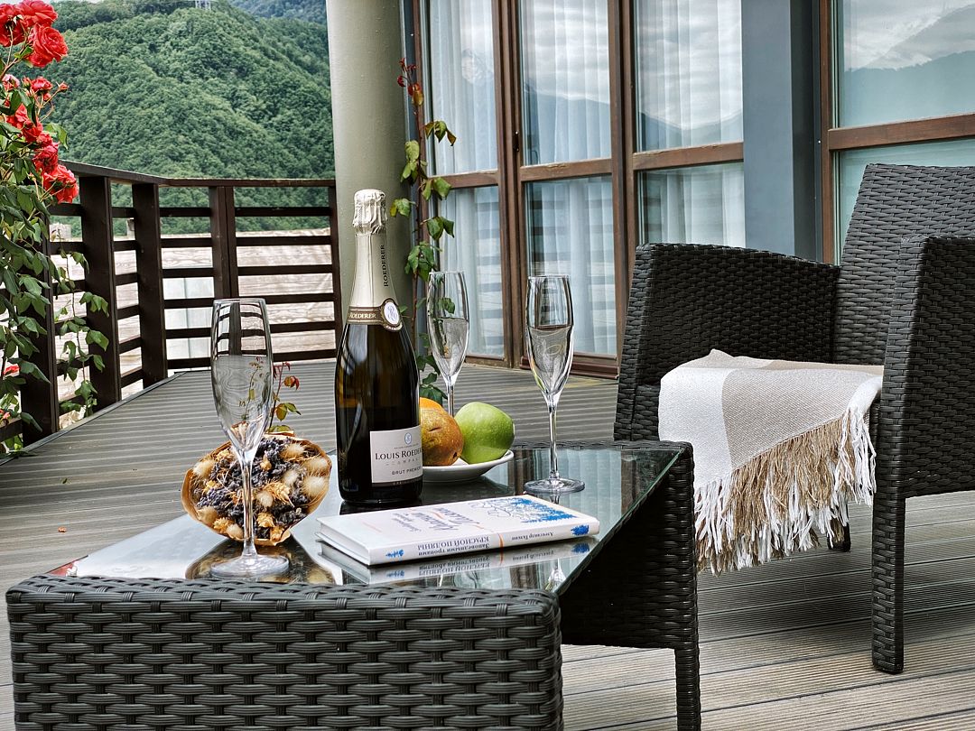 Вилла 9-местный 5-комнатный (с 4 спальнями, вид на горы)