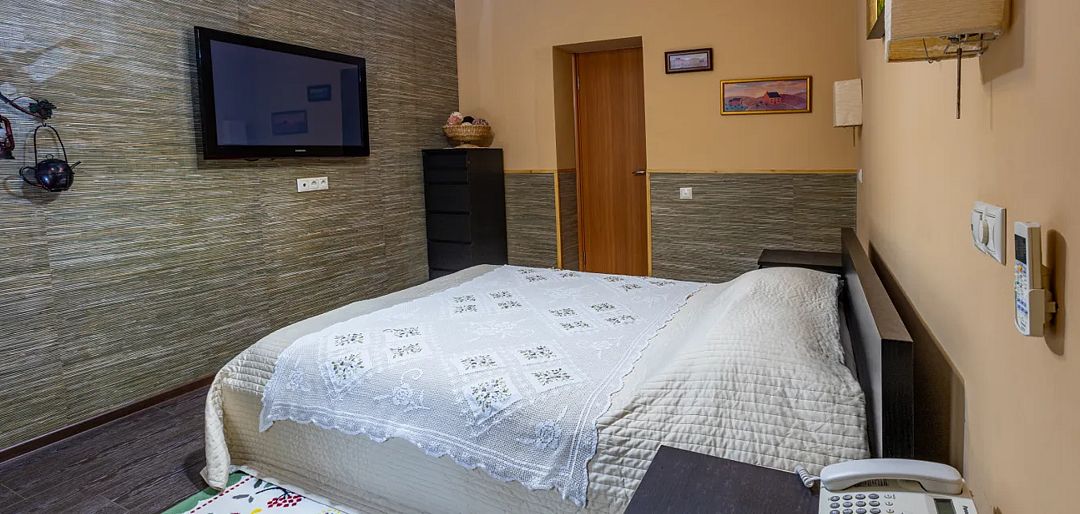 Люкс 4-местный 2-комнатный (Retro)