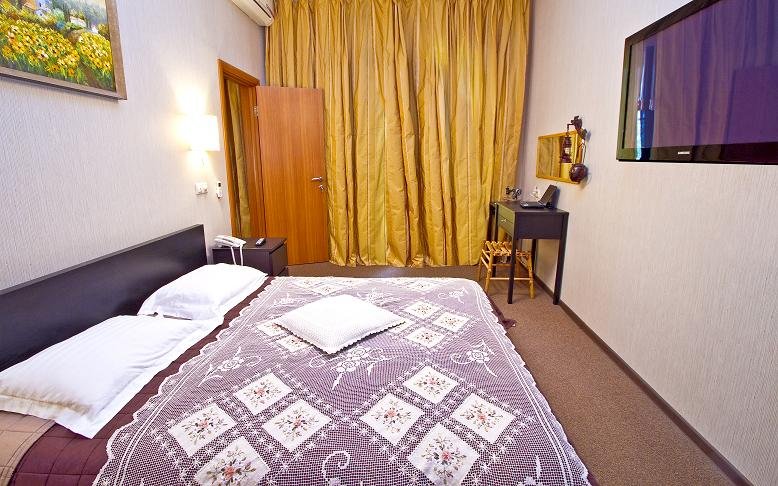 Люкс 4-местный 2-комнатный (Retro)