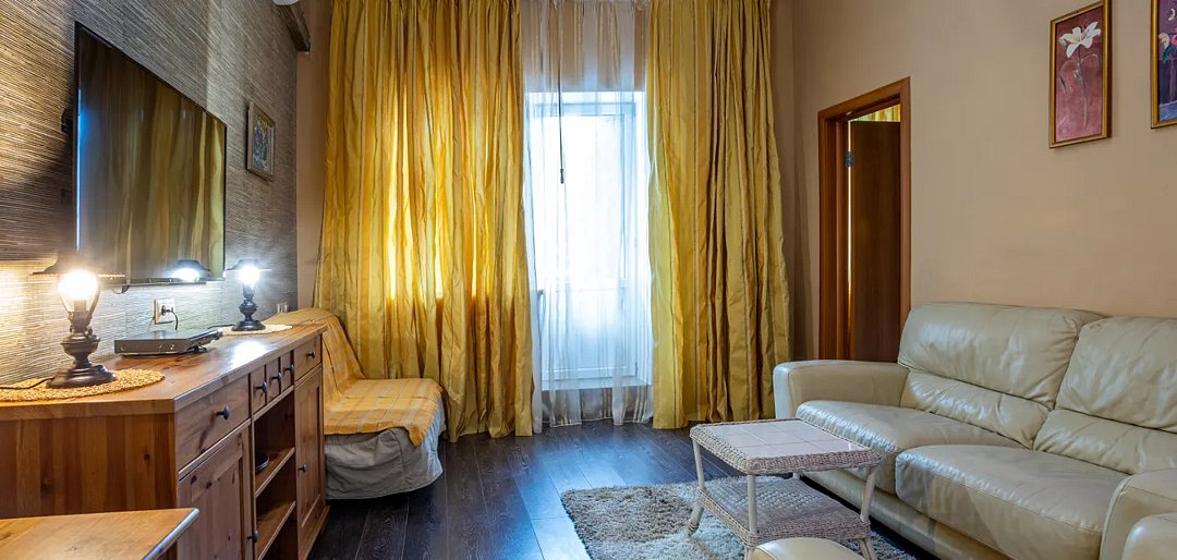 Люкс 4-местный 2-комнатный (Retro)