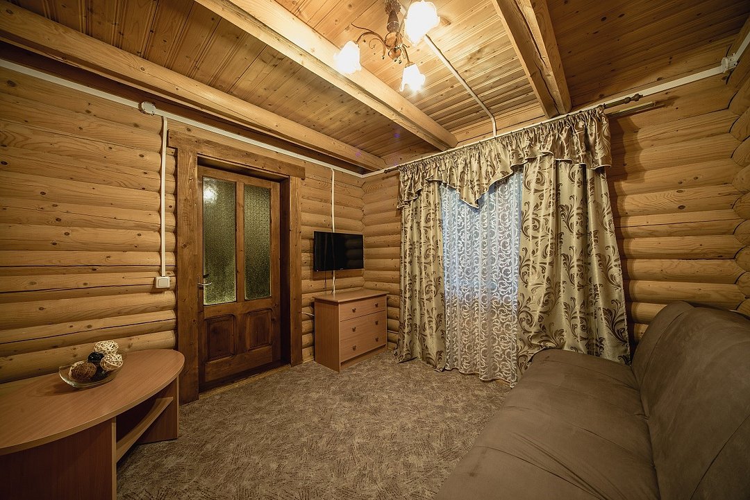 Коттедж-сруб 4-местный 3-комнатный 2-этажный (с кухней)