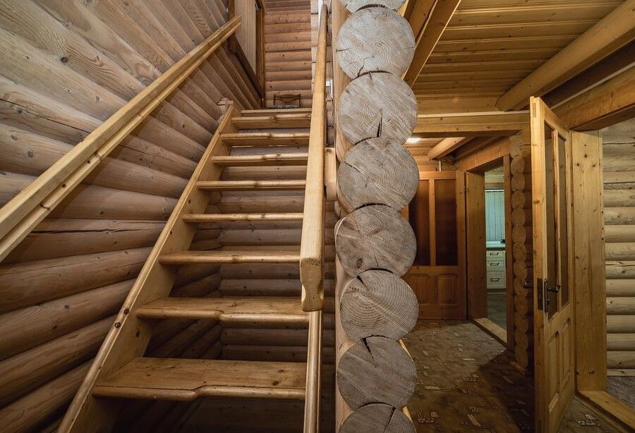 Коттедж-сруб 4-местный 3-комнатный 2-этажный (с кухней)