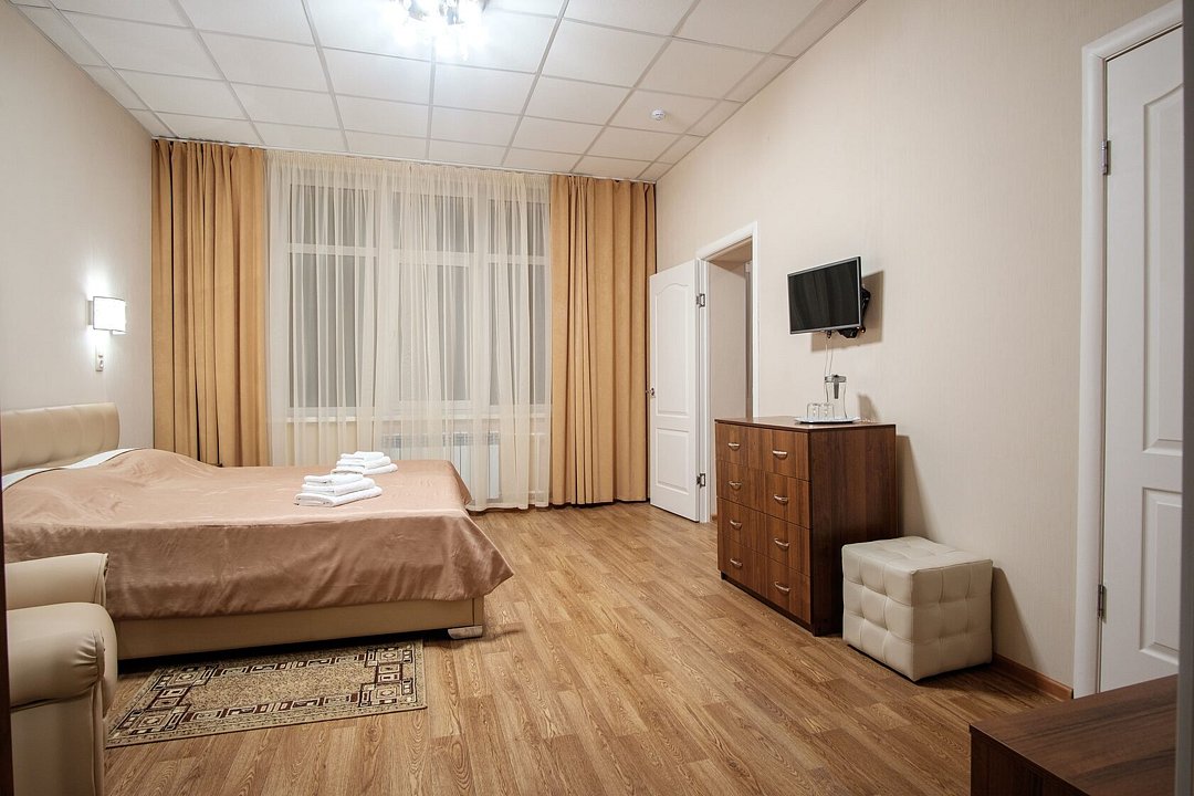 Семейный Комфорт 2-местный 2-комнатный (главный корпус)