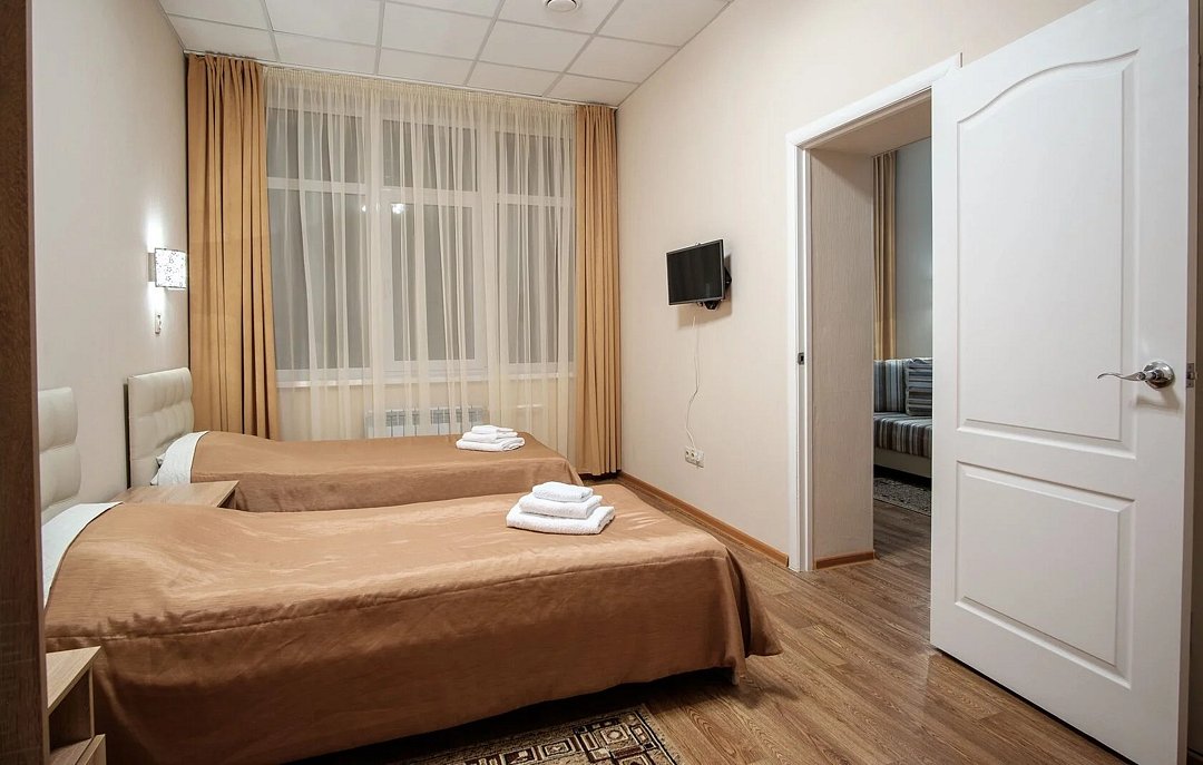 Семейный Комфорт 2-местный 2-комнатный (главный корпус)