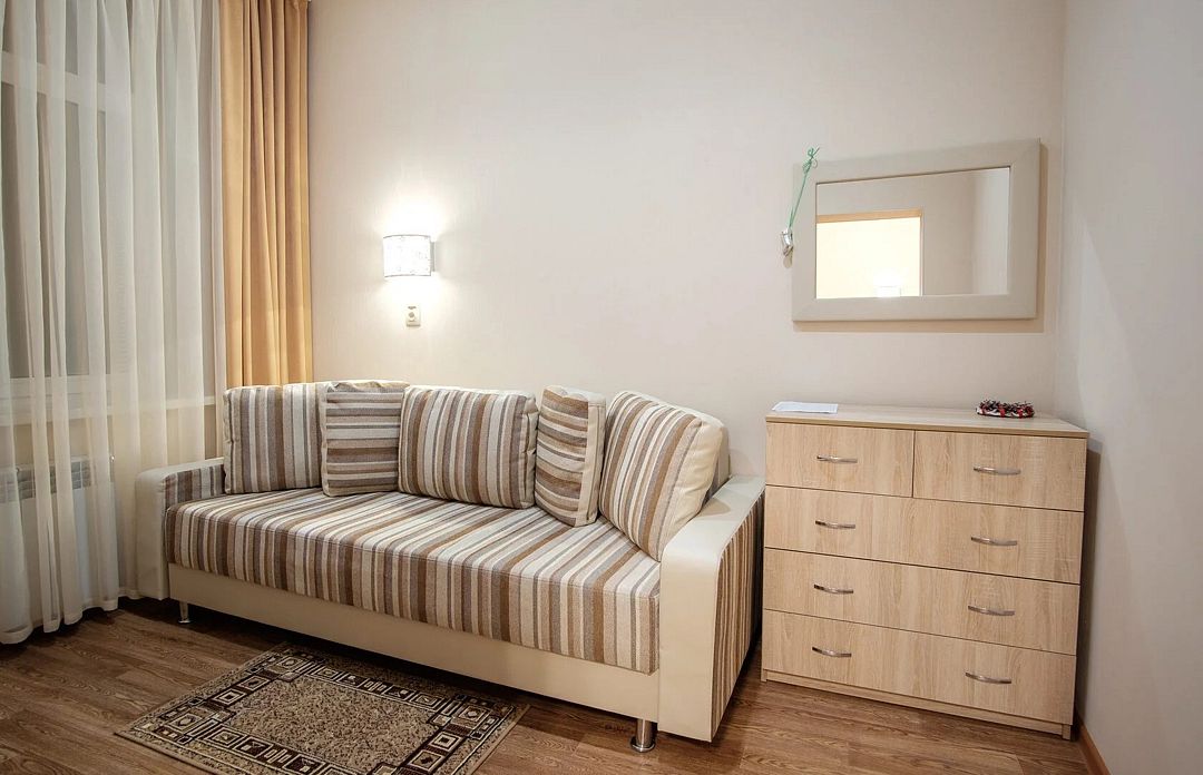 Семейный Комфорт 2-местный 2-комнатный (главный корпус)