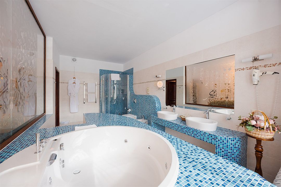 Люкс 2-местный 1-комнатный (с джакузи)