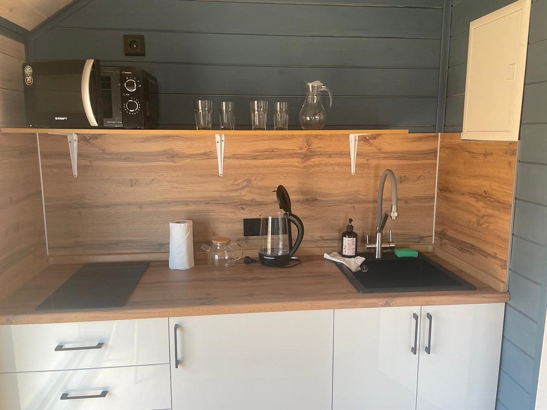 Бунгало 2-местный 2-комнатный (с выходом на море и пляж)