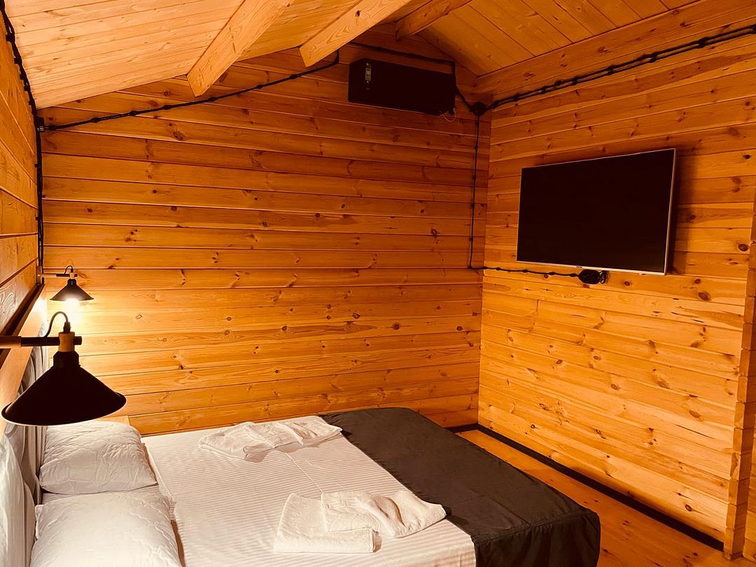 Коттедж 2-местный (с креслом)