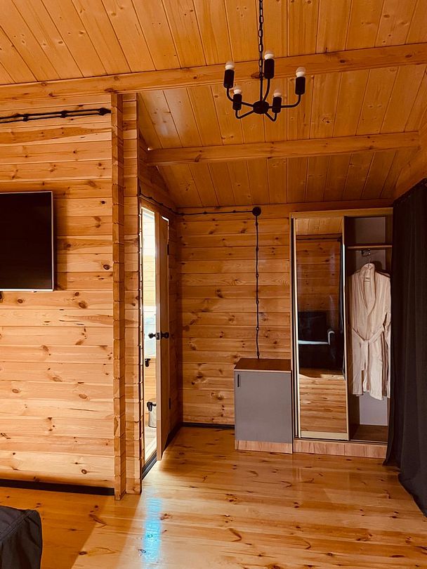 Коттедж 2-местный (с креслом)