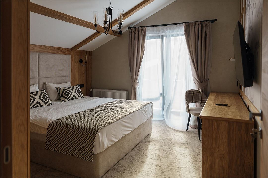 Шале 9-местный 4-комнатный (№6, 2 этажа)