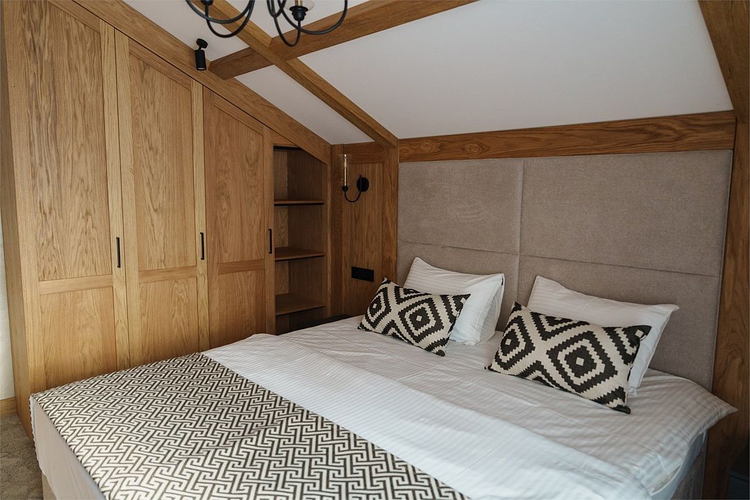 Шале 9-местный 4-комнатный (№6, 2 этажа)