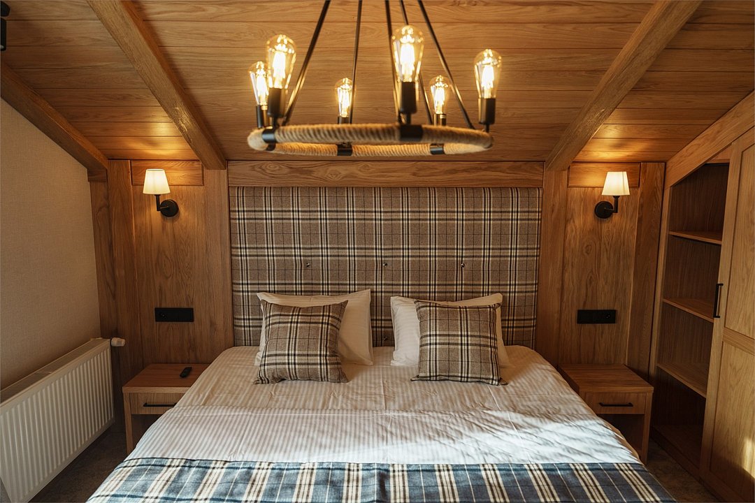 Шале 9-местный 4-комнатный (№6, 2 этажа)