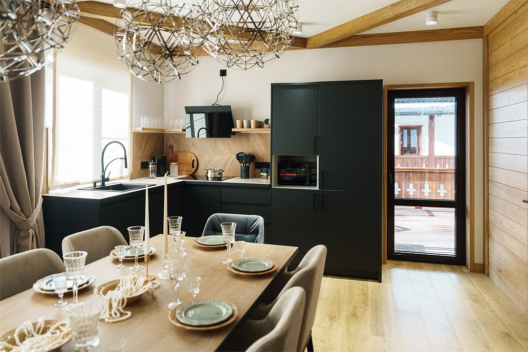 Шале 9-местный 4-комнатный (№6, 2 этажа)