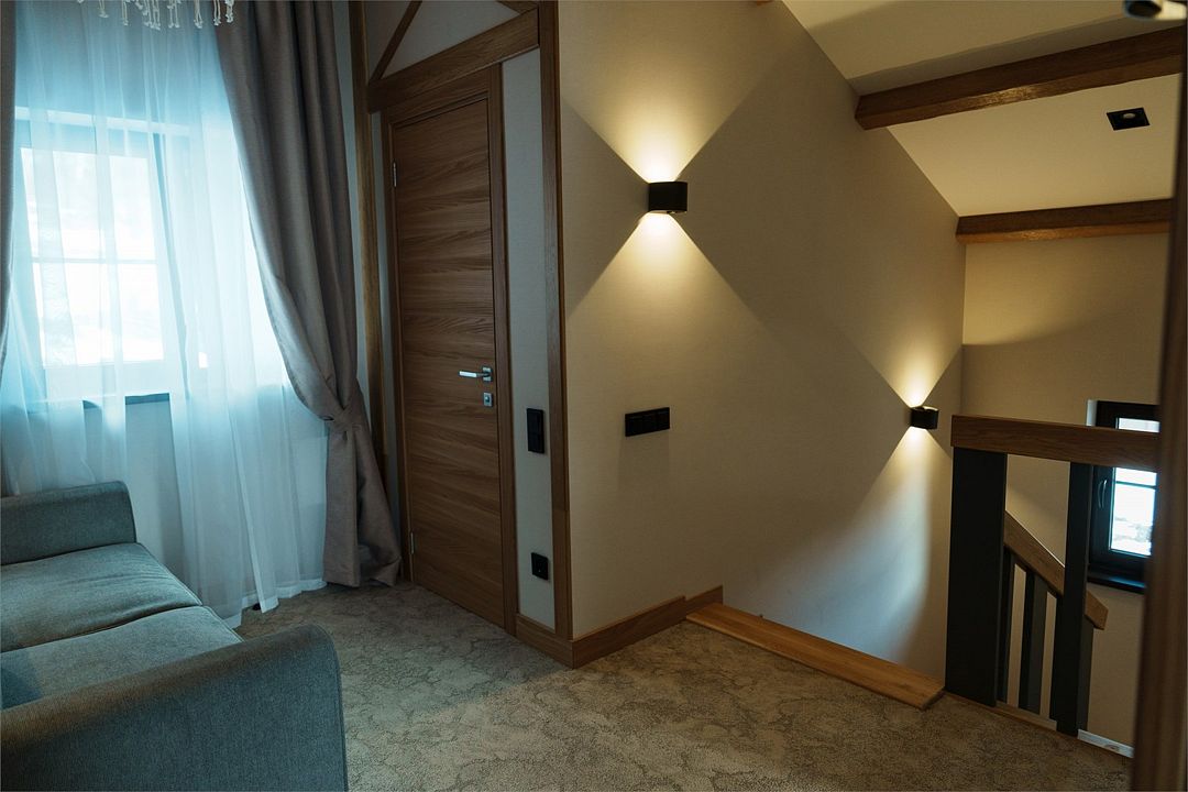 Шале 9-местный 4-комнатный (№6, 2 этажа)