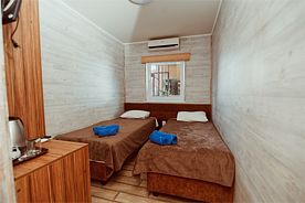 Эконом на 1-м эт, Гостиница Сальвадор, Партенит