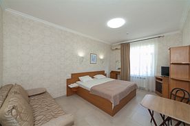 Полулюкс, Гостиница Седьмое Небо, Саки