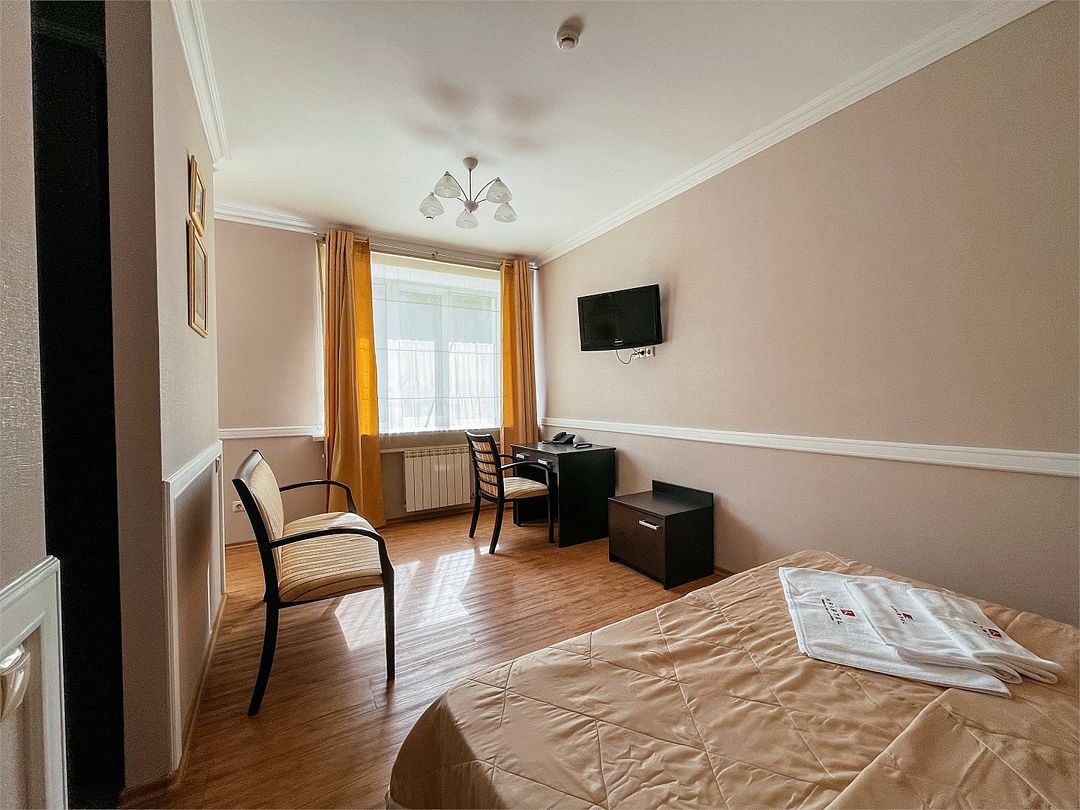 Стандартный 2-местный (Английский №5) | Апартель на Мира, Красноярский край