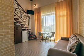 Двухуровневый номер студио, Гостевой дом Маалле, Заозерное